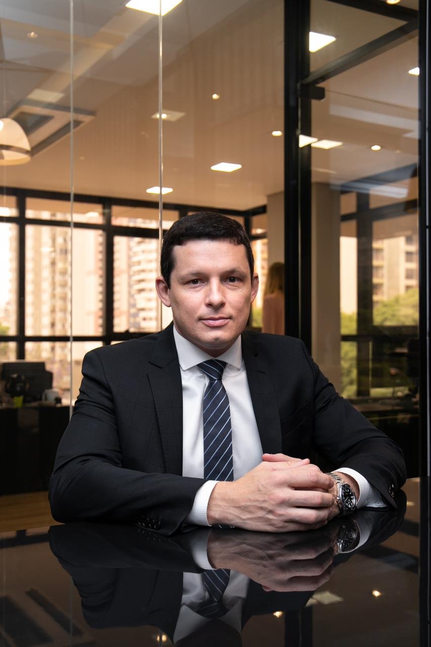 Rafael Araujo Gabardo, advogado, OAB/PR nº 39.512
